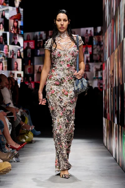 Look 23